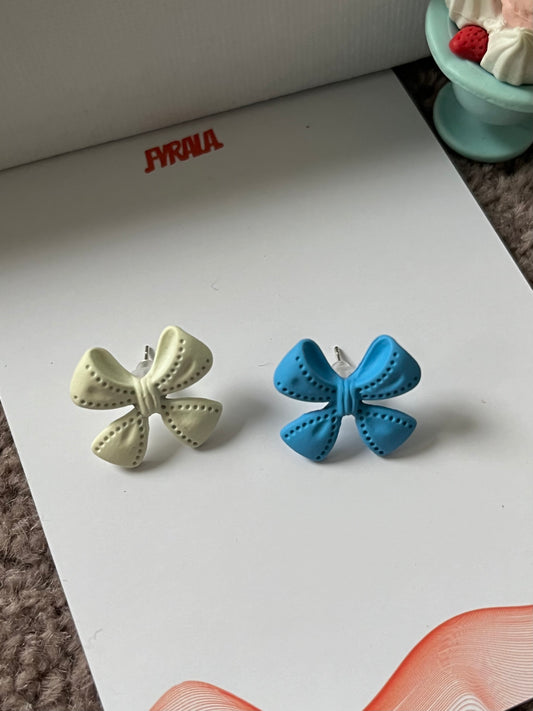 Asymmetrical Bow-shaped Stud Earrings