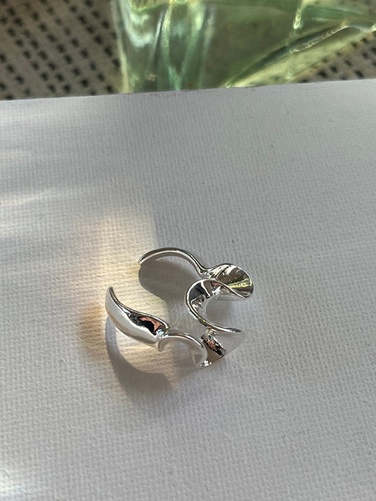 Flowing Alloy Ring