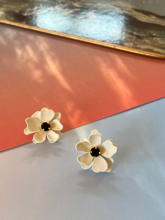 White Flower Stud Earrings 1